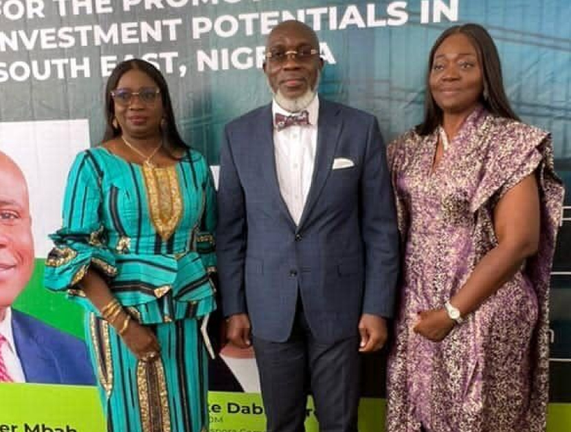 L-R: Hon. Abike Dabiri-Erewa, Chairman/CEO, NiDCOM, Prof. Chidiebere Onyia, Representing Gov. Peter Mbah of Enugu state and Barr Olangwa Ezekwu
Special Advisor to Enugu state Governor on Diaspora Matters during the Zonal Sensitisation and Advocacy Programme on Promotion of Diaspora Investment in Enugu state.